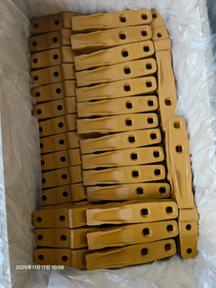 135-8203 Spazio tra le punte della benna Unitooth: 20 mm