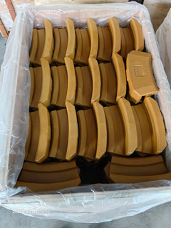 ST002AT Copritacco ad angolo in fusione Komatsu curvo